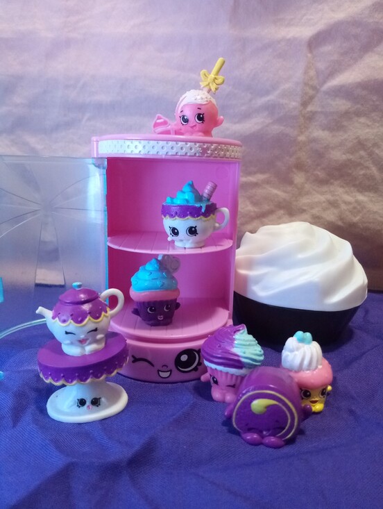 Shopkins Other - Shopkins Season 3 Food Fair Cupcake Collection 2016 Playset